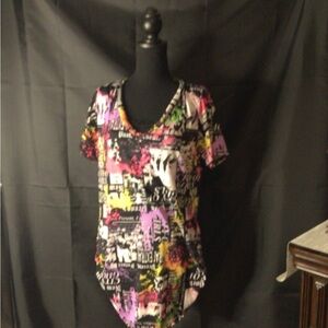 #695. Rouge Helium Graphic Short Sleeve Tee - Multicolor